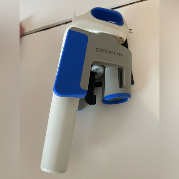 Coravin 100015 Model One Advanced Wine Bottle Opener and Preservation System - Picture 3 of 9